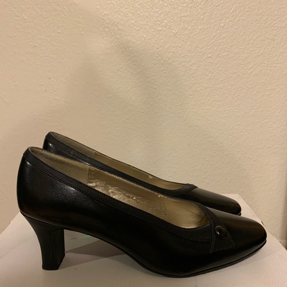 A Hush Puppy Company Dress Shoes (Heels)
